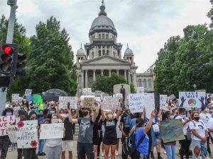 Hundreds of demonstrators protest peacefully outside the Illinois Statehouse on Monday to speak out against violence by law enforcement against African Americans. (Credit: Peter Hancock of Capitol News Illinois)