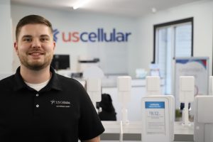 Wavelengths General Manager Aaron Curtis invites customers with phone, data, and security needs to stop by the company’s new Beardstown location at the Junction of Grand Ave. and Hwys. 67/100/125.  (Photo by Brian DeLoche)