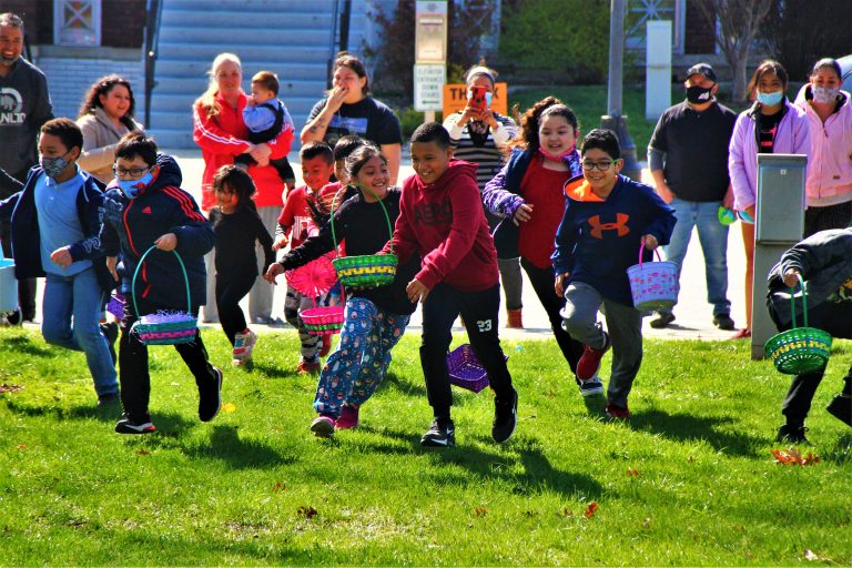 The Beardstown Chamber of Commerce hosted an Easter Egg Hunt downtown on Saturday, April 3. Area children visited with the Easter Bunny and raced through the parks in search of Easter eggs filled with candy. The event was sponsored by the City of Beardstown,Taylor Clinic, Beardstown Savings, UFCW Local 431, JBS, First National Bank, and West Central Bank. (photo by David V. Miller)