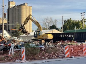 what is left of the old Meyer Hotel on 4th Street in Beardstown