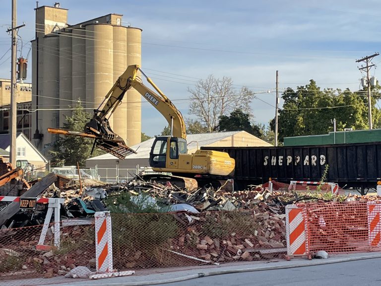 what is left of the old Meyer Hotel on 4th Street in Beardstown