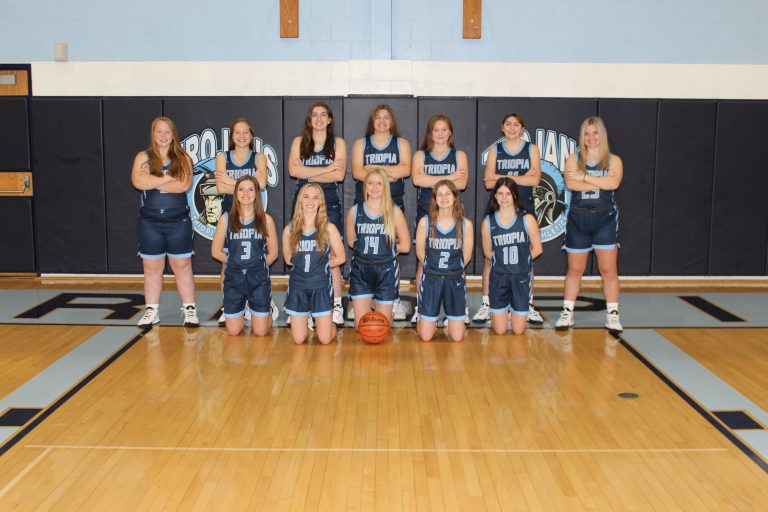 Triopia Girls Basketball team