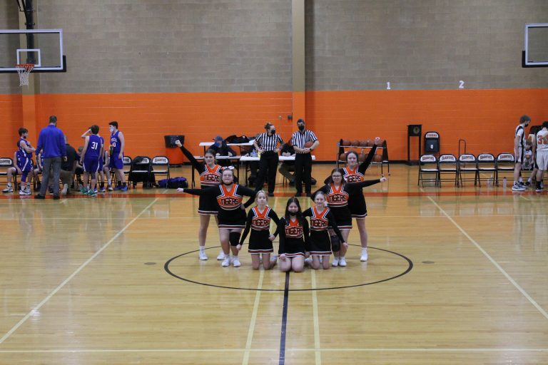 The Beardstown Tiger Junior High Cheer Squad