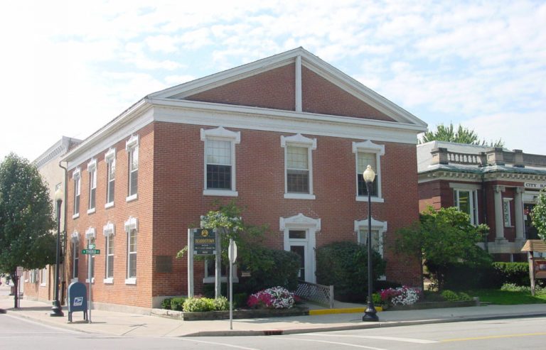 The roof on the Lincoln Courtroom and Museum in Beardstown will soon be replaced.