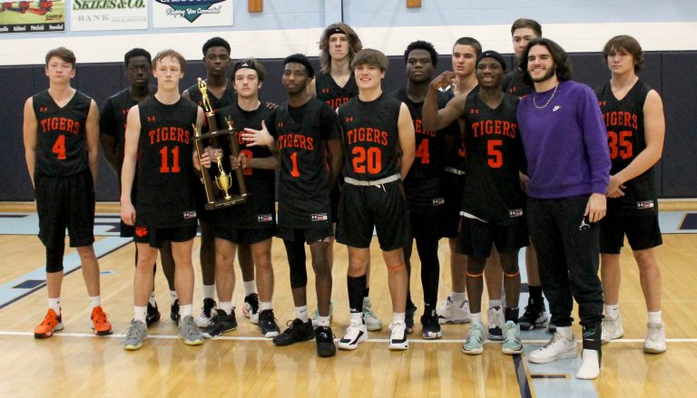 Beardstown defeated Calhoun to take 3rd Place in the 2nd Annual Triopia Varsity/JV Tournament.