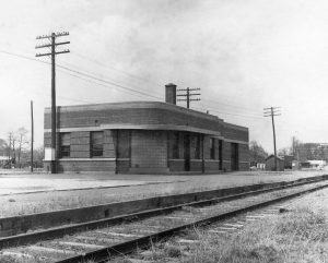 Beardstown’s CB&Q passenger station was last served by passenger trains in 1961, two years before this photo was taken. The building still stands and is used by BNSF Railway Maintenance of Way crews. (Leigh Morris photo)