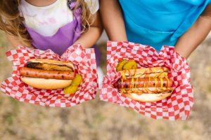 kids with hotdogs